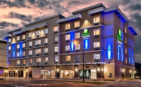 Holiday Inn Express & Suites Victoria-Colwood By Ihg